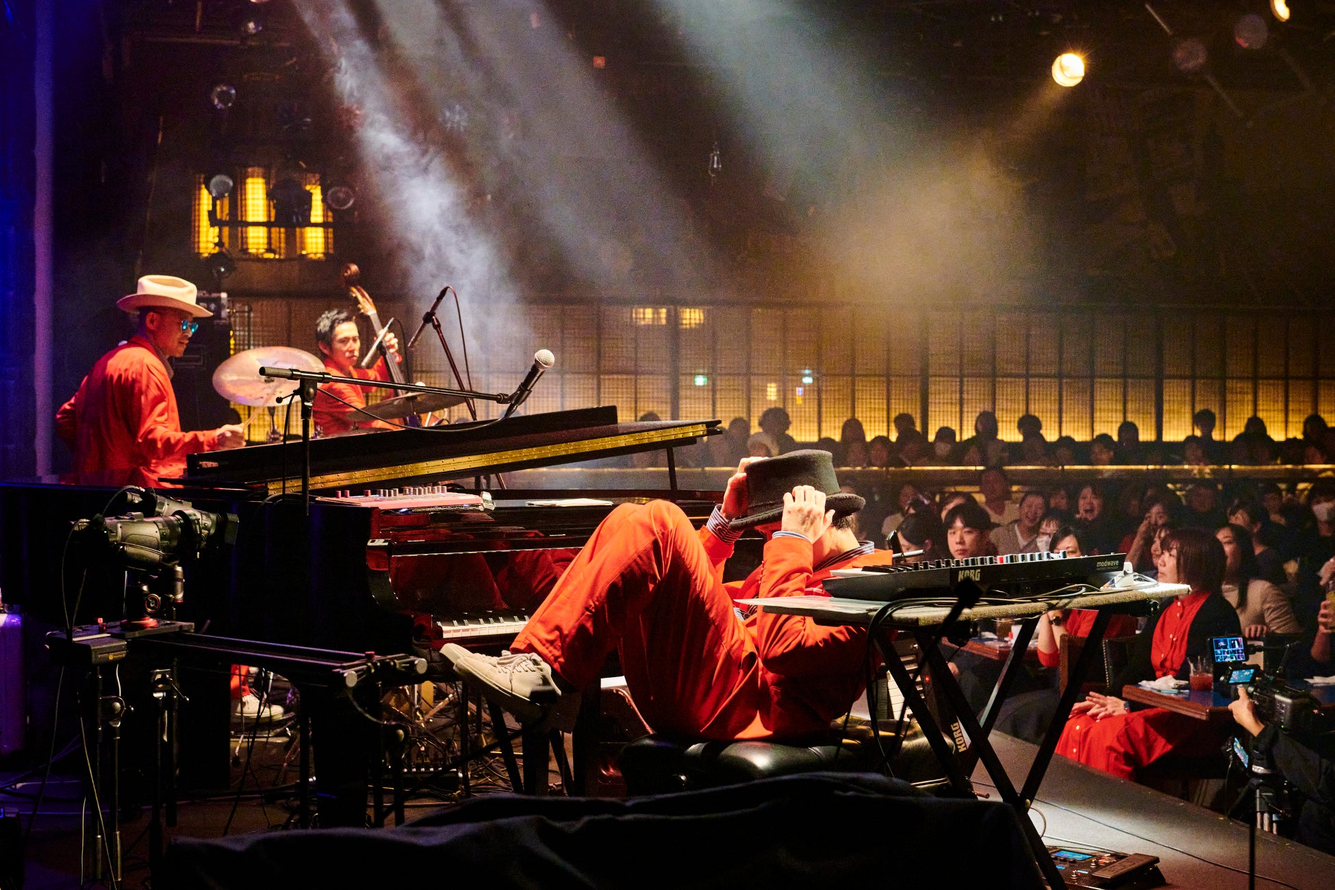 H ZETTRIO: albums, songs, playlists | Deezer