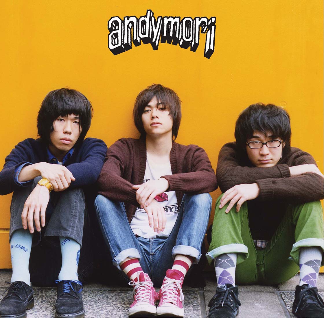 Andymori, a three-piece band whose popularity has been accelerating due to  their viral hit, will be releasing their five recently released albums on  vinyl, as well as their 2009 LP which sold