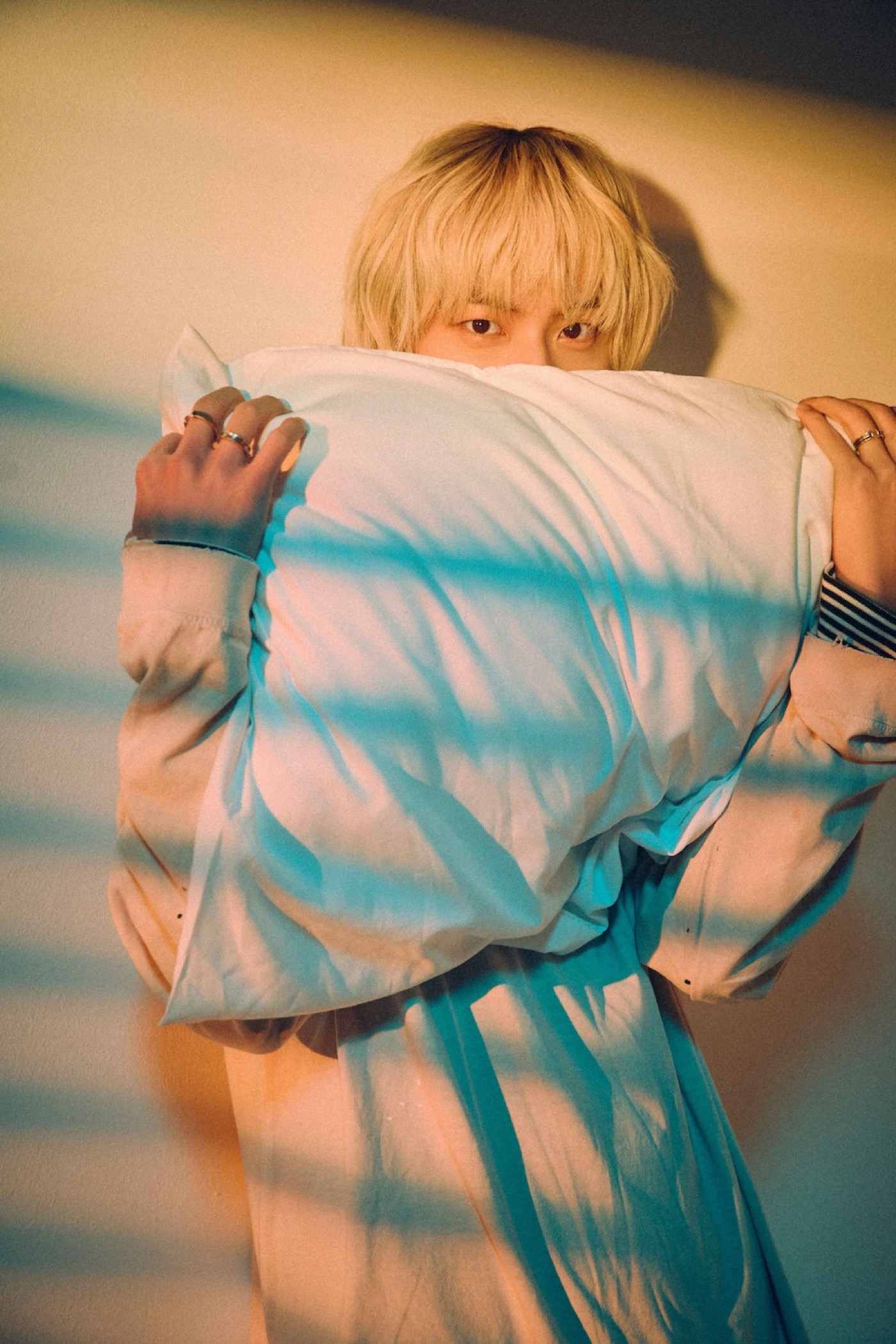 BTS/JIN releases concept photo “Navigate” version from solo