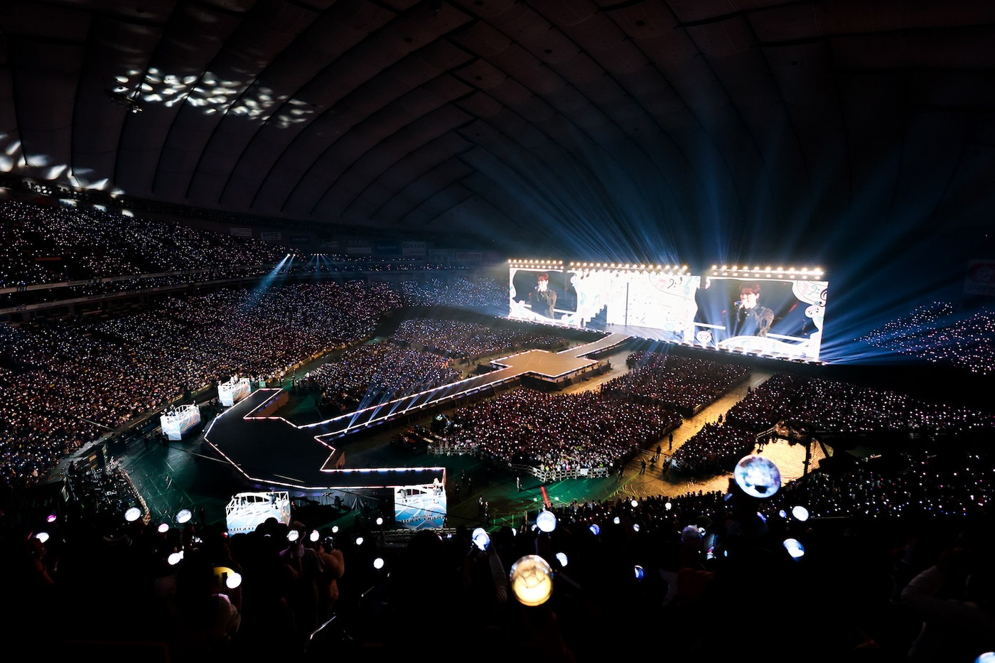 SEVENTEEN mobilized approximately 100,000 people during