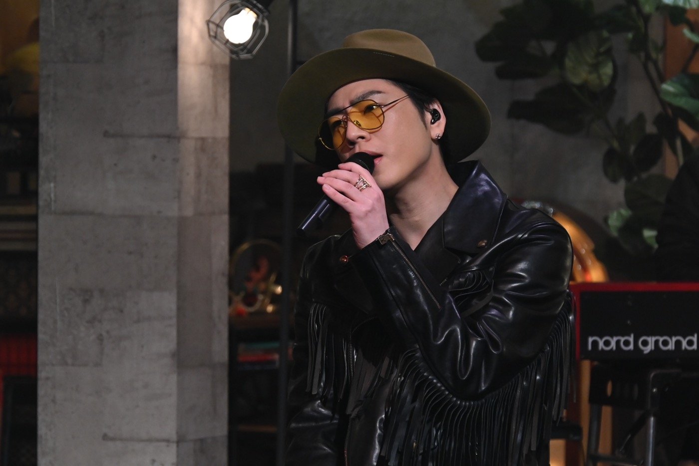 EXILE TAKAHIRO pulls off a spectacular prank in ØMI's EXILE TAKAHIRO pulls off a spectacular prank in ØMI's